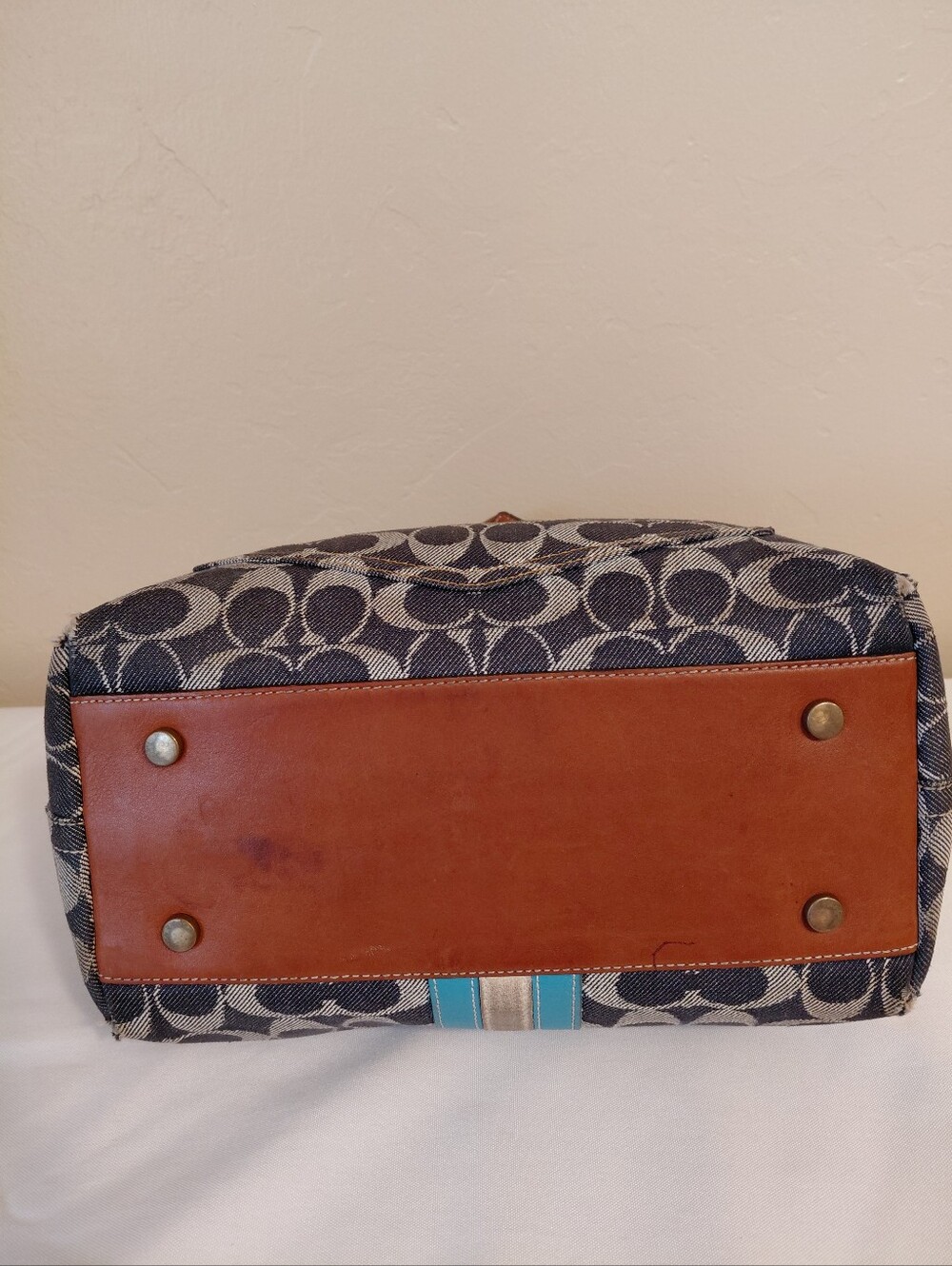 Coach Vintage Denim Signature Turnlock Tote Bag, Style # 7045 - Picture 7 of 14